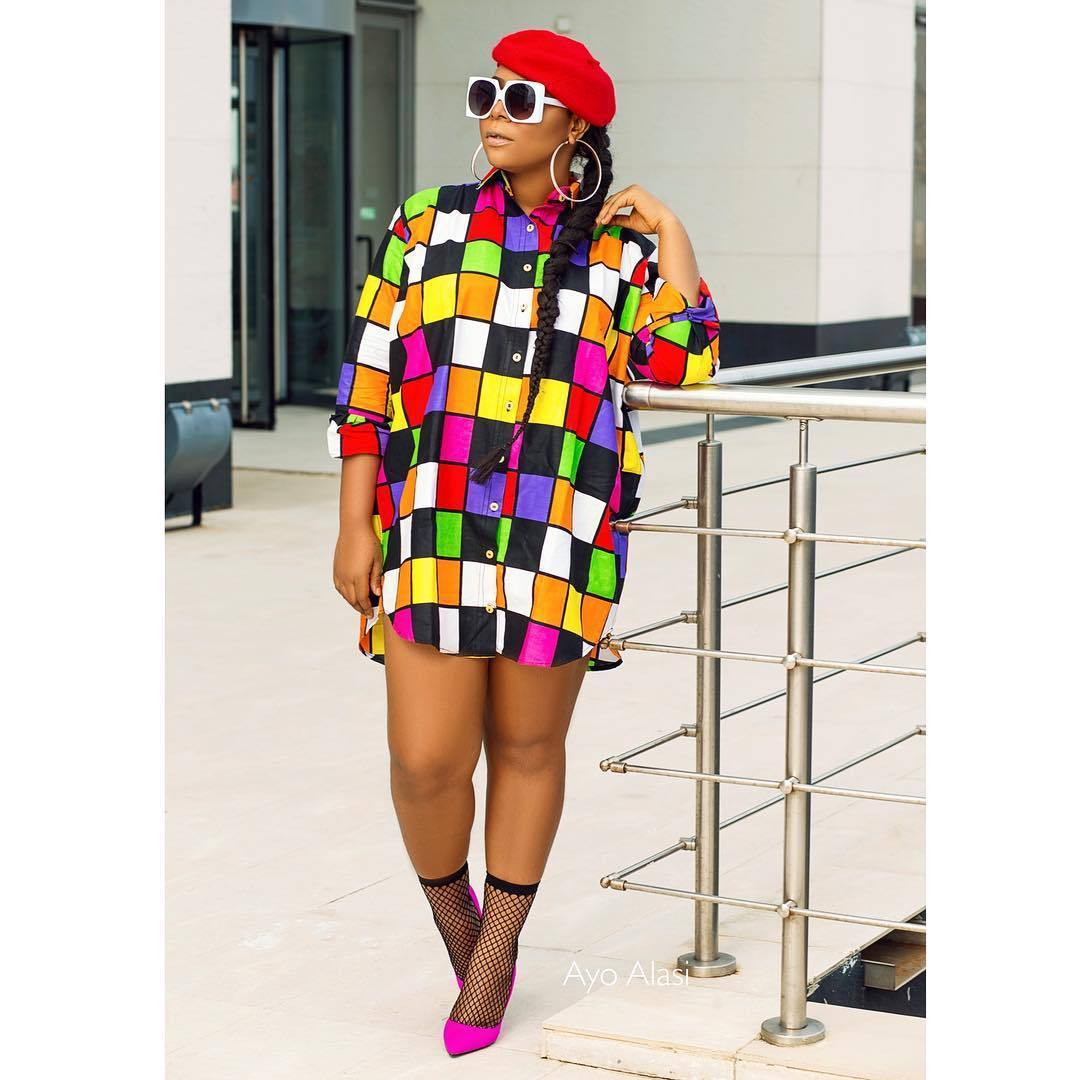 Casual Loose Sun Dress with Vibrant Checkered Midi Pattern