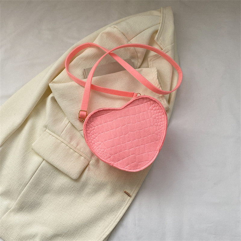 Stylish and Energizing Diagonal Shoulder Bag, Embracing Simplicity