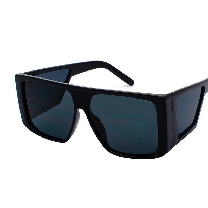 Sunglasses with a Retro Design Featuring Multiple Mirror Surfaces