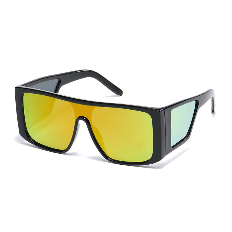 Sunglasses with a Retro Design Featuring Multiple Mirror Surfaces
